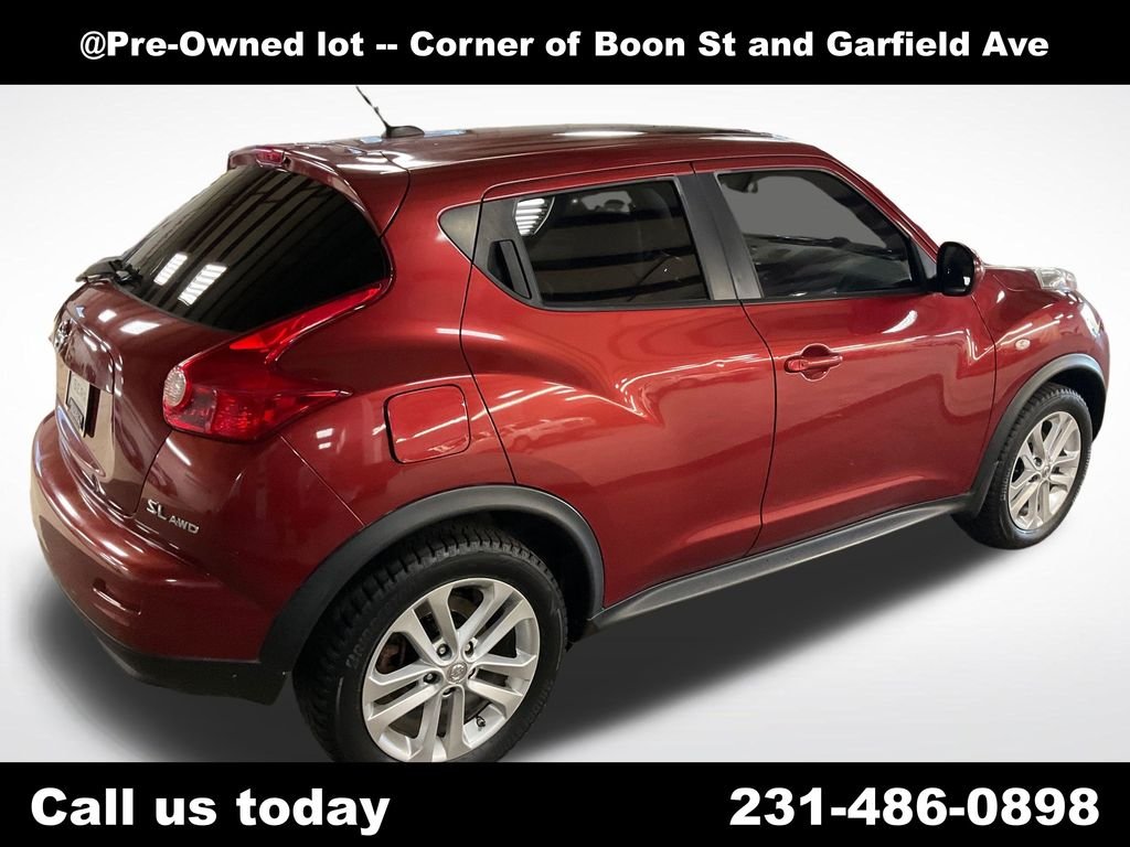 Used 2011 Red Nissan SL image 5