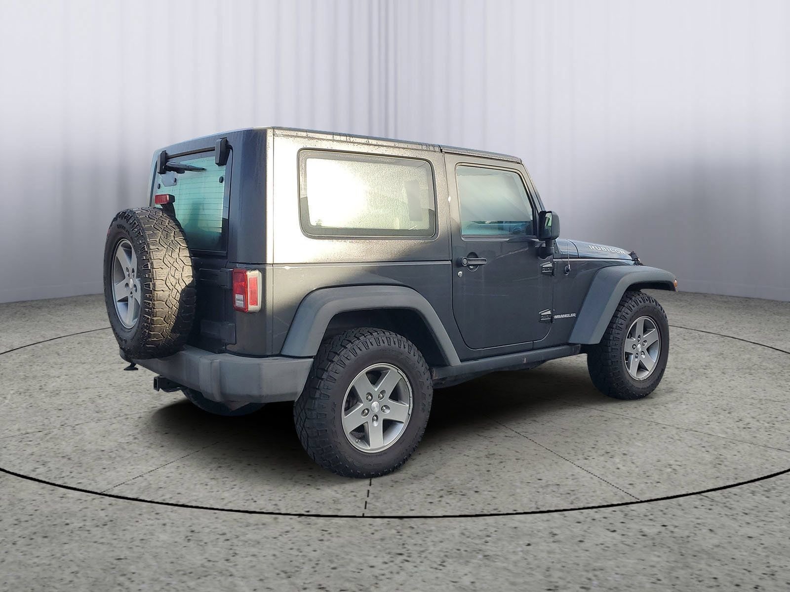 Used 2010 Gray Jeep Rubicon image 4