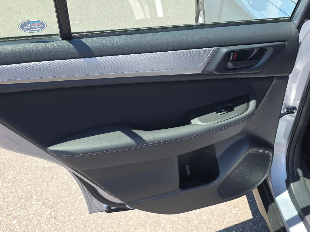 Used 2019 Ice Silver Metallic Subaru 2.5i image 28