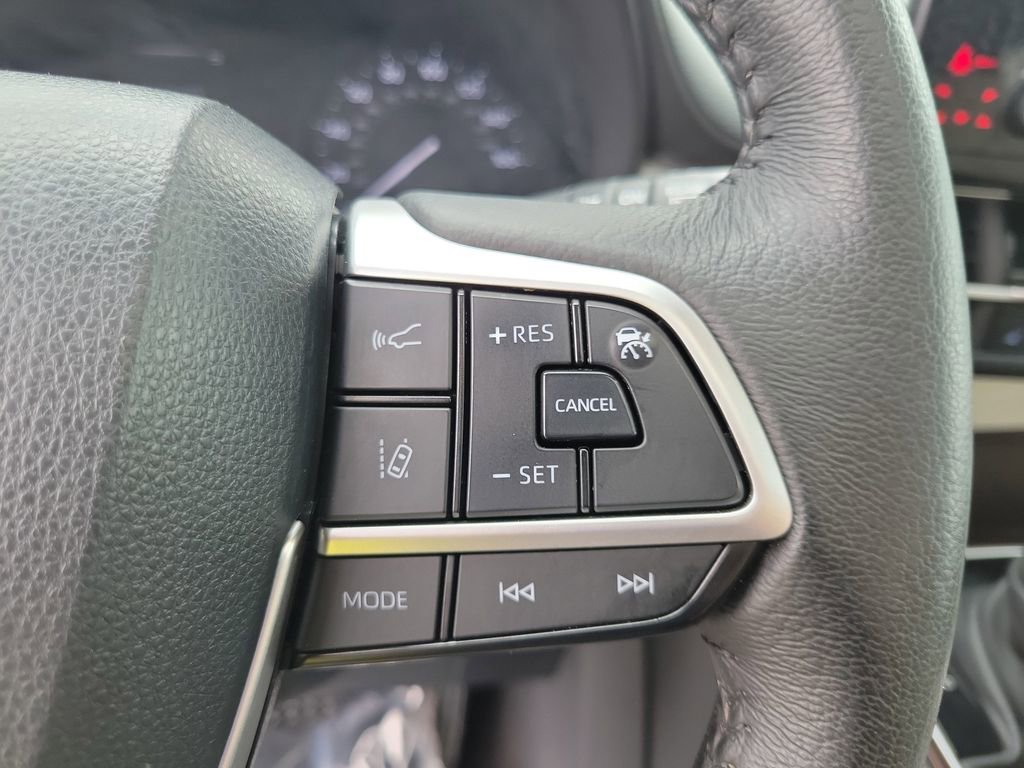 Used 2023  Toyota XLE image 26