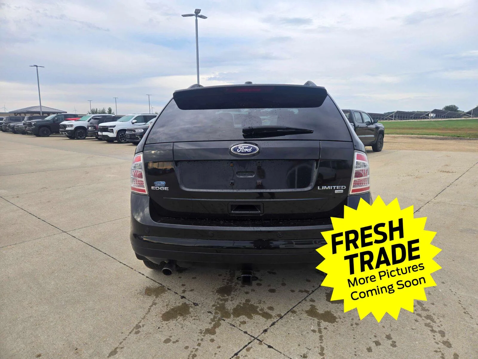 Used 2010  Ford Limited image 5