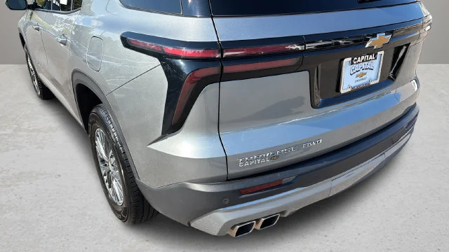 Used 2025 Gray Chevrolet LT image 40
