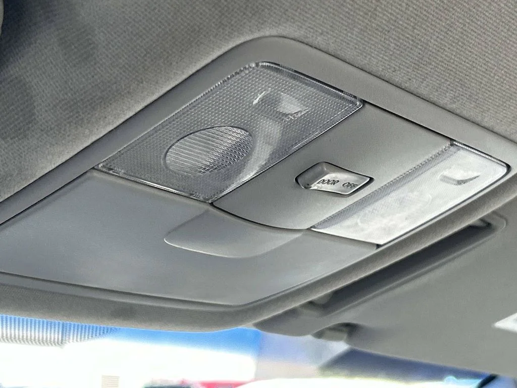 Used 2011 Silver Kia EX image 37