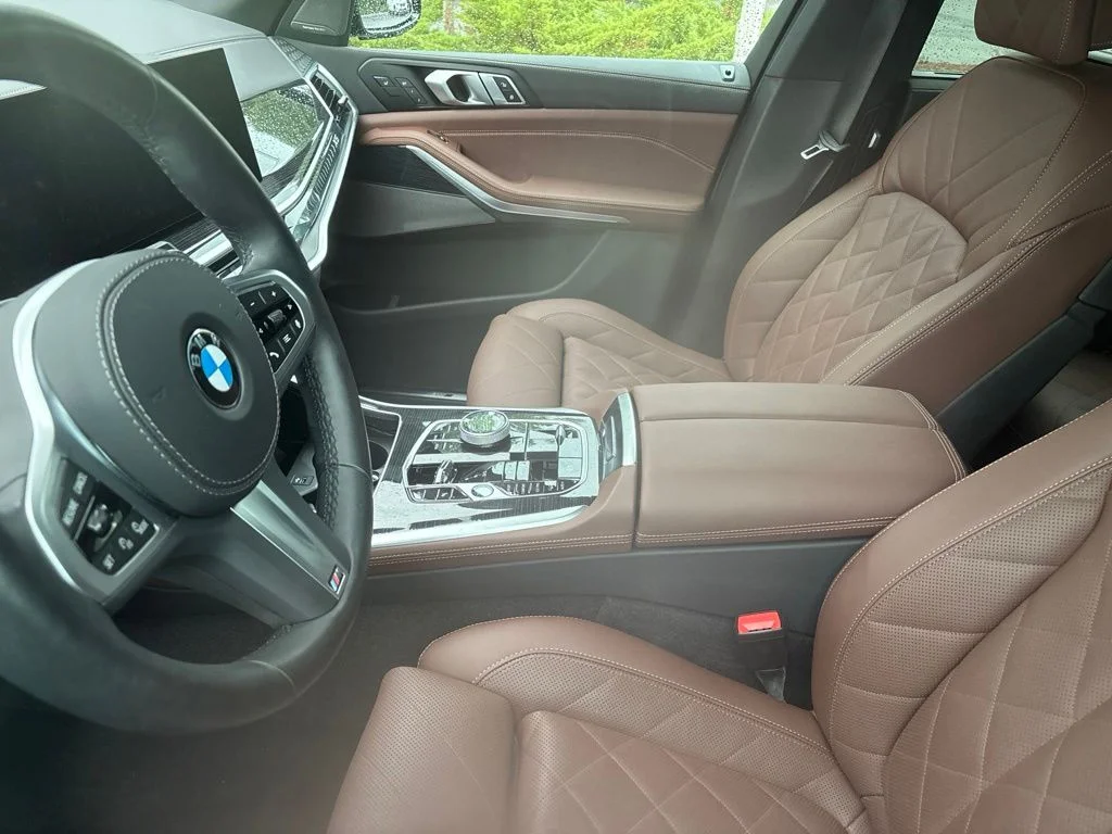 Certified Used 2025 Carbon Black Metallic BMW xDrive40i image 9