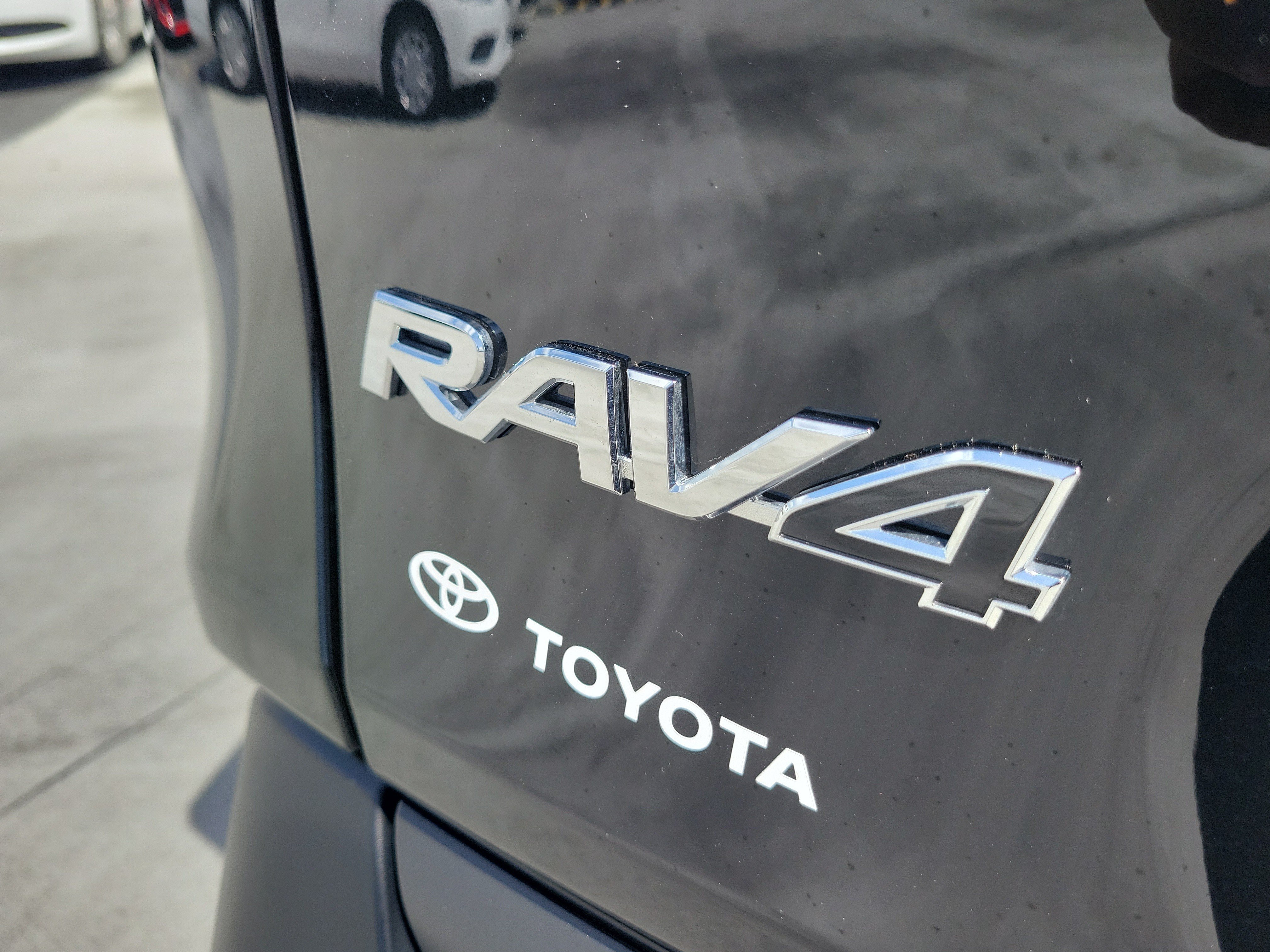 Certified Used 2025 Midnight Black Metallic Toyota XLE Premium image 9