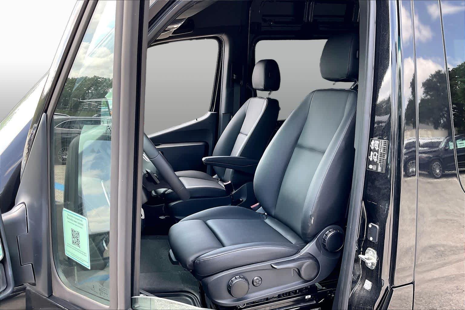 Used 2024 Jet Black Mercedes-Benz  image 9