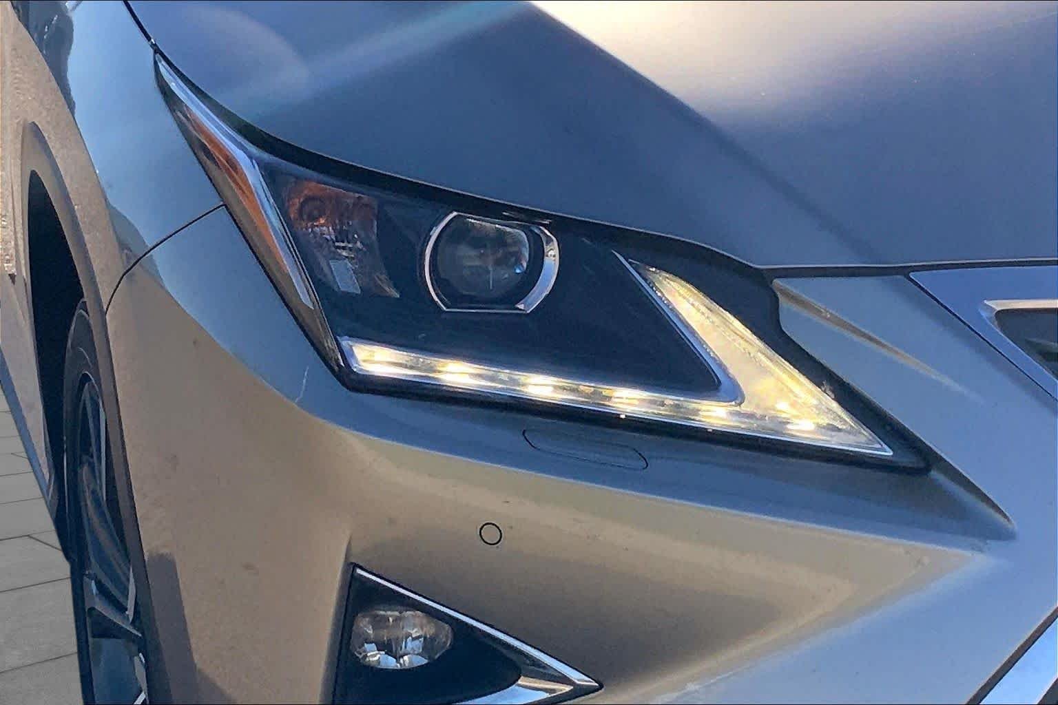 Certified Used 2018 Atomic Silver Lexus  image 28