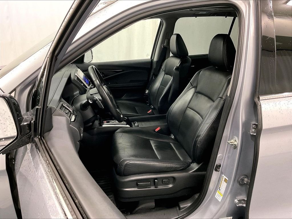 Used 2016 Silver Honda Elite image 10