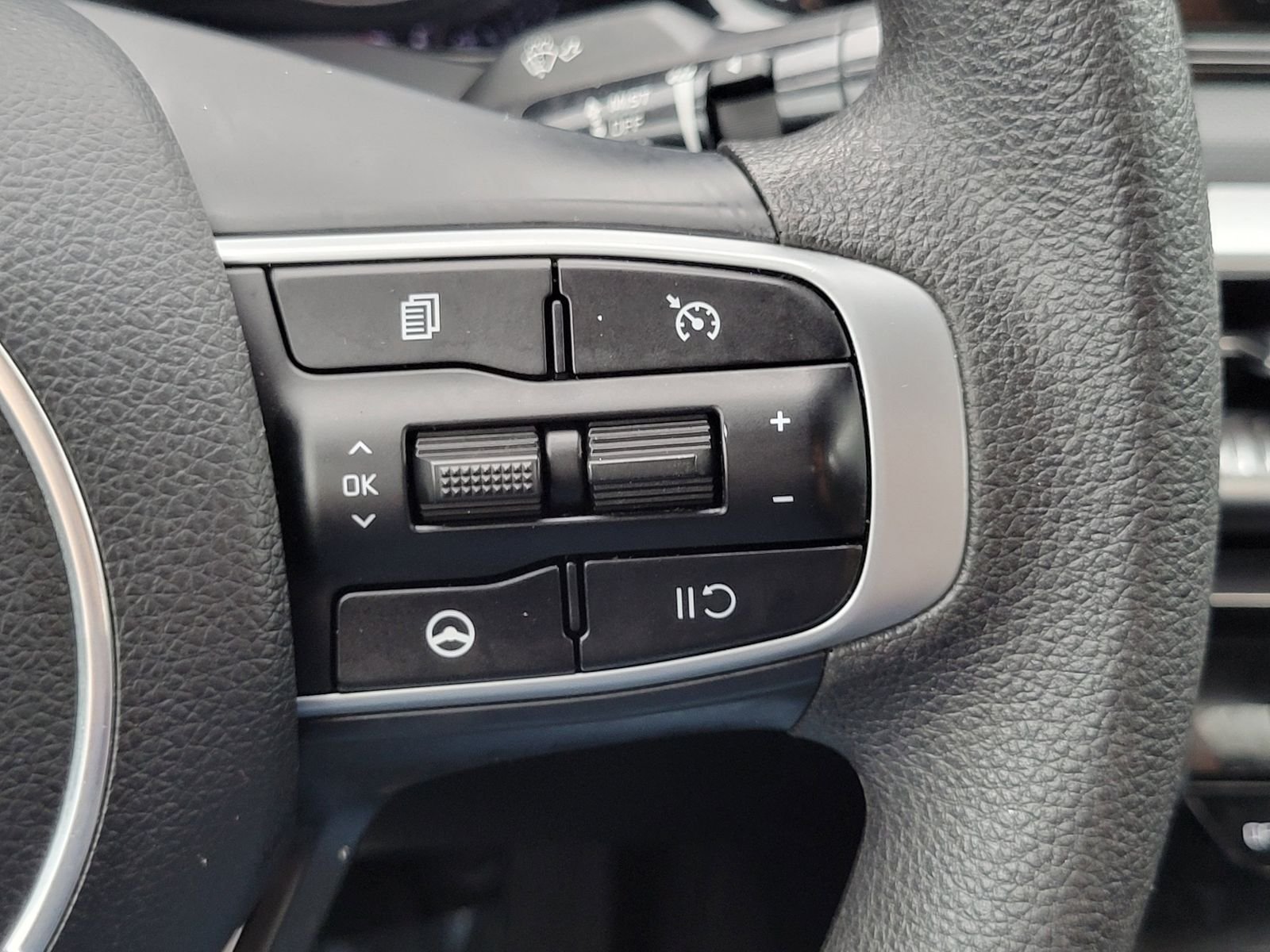 Certified Used 2024 Gray Kia LXS image 14