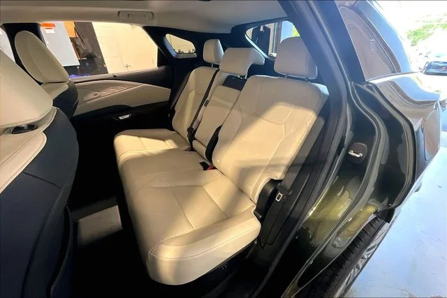 Certified Used 2024 NORI GREEN PEARL Lexus Luxury image 22