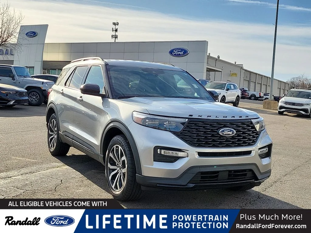 2023 Ford Explorer ST-LINE 4WD's photo