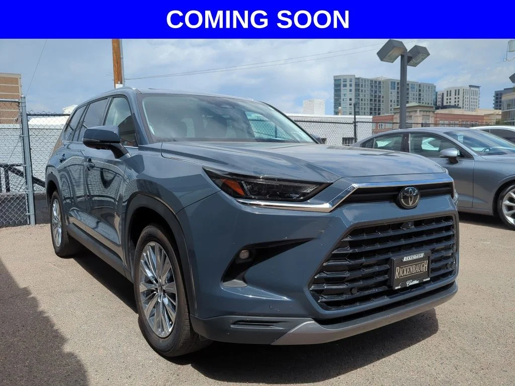 Used 2025 White Toyota Platinum image 1