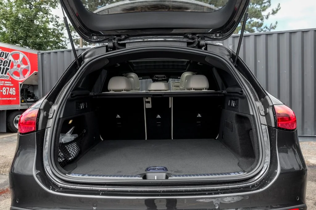 New 2026 Graphite Grey Metallic Mercedes-Benz GLC 300 image 10