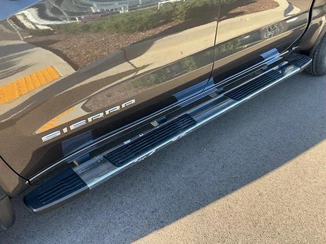 Used 2019 Smokey Quartz Metallic GMC SLT image 4