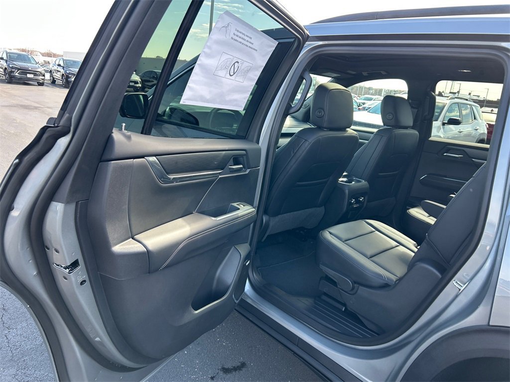 2026 GMC ACADIA - Image 32