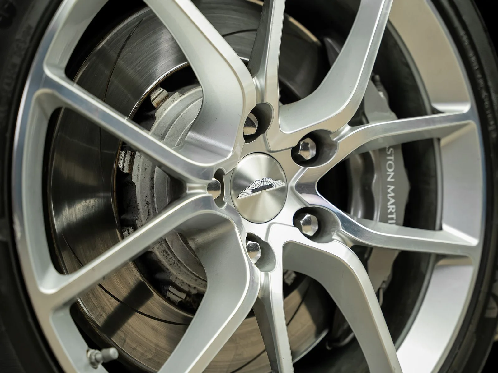 Used 2015 White Aston Martin Base image 6