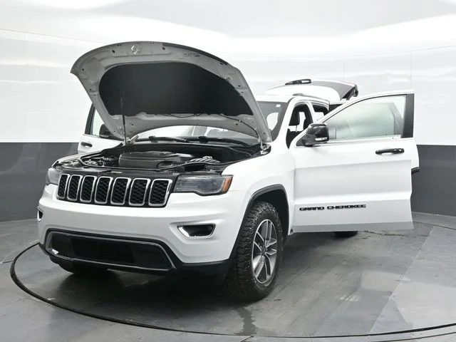 Used 2019 White Jeep Limited image 30