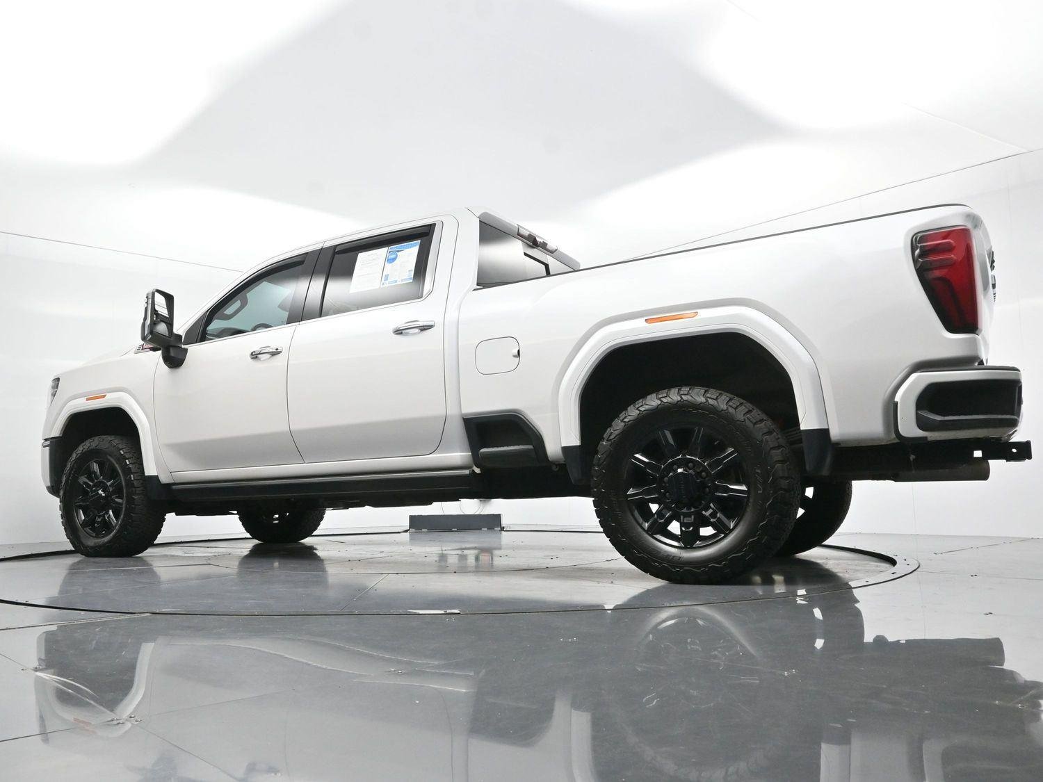 Used 2024 White Frost Tricoat GMC Denali image 52