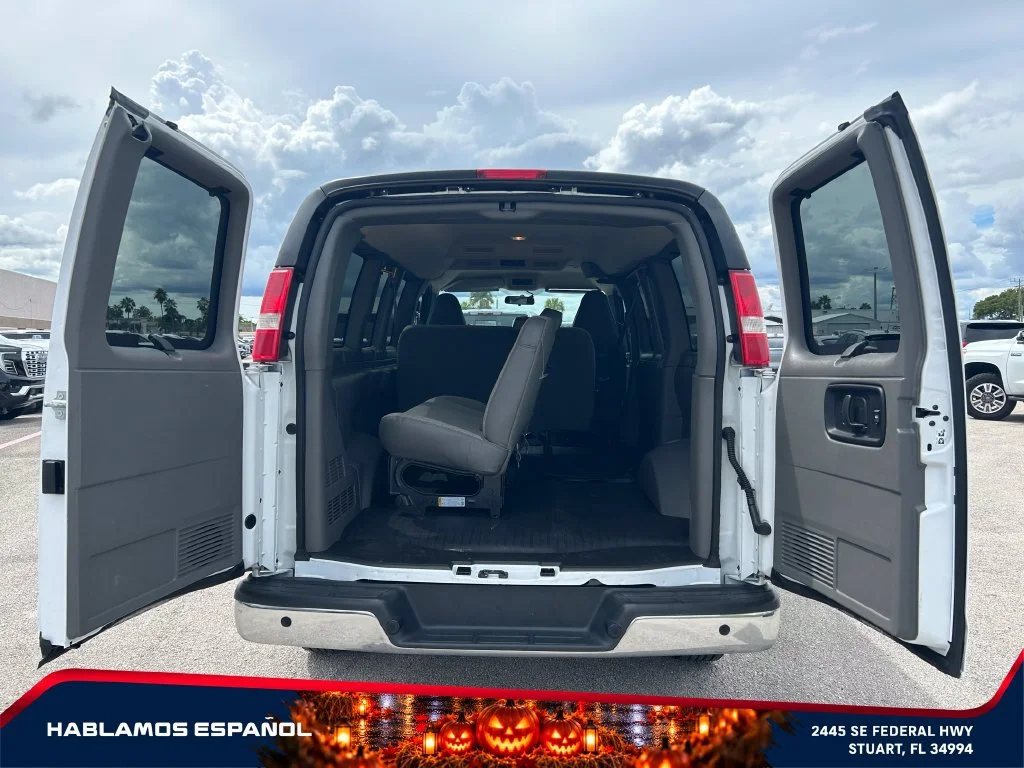 Used 2023 SUMMIT WHITE GMC RWD 2500 Regular Wheelbase Work Van image 11