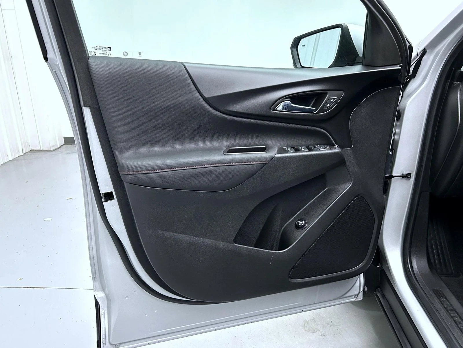 Used 2022 Silver Chevrolet RS image 9