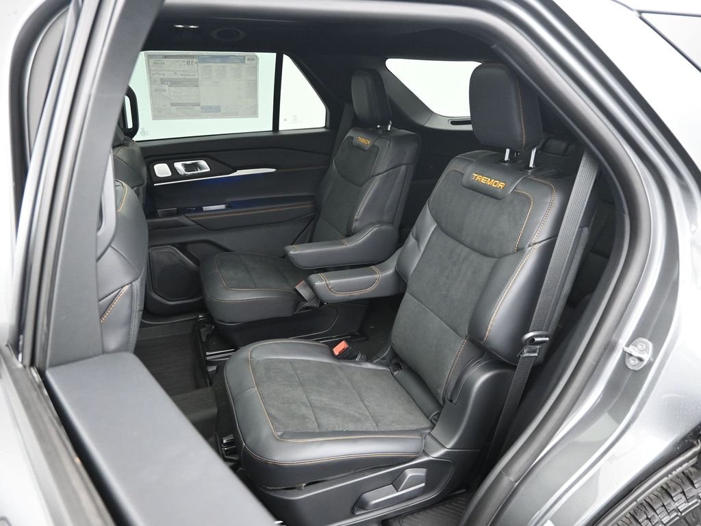 New 2026 Carbonized Gray Metallic Ford Tremor image 23
