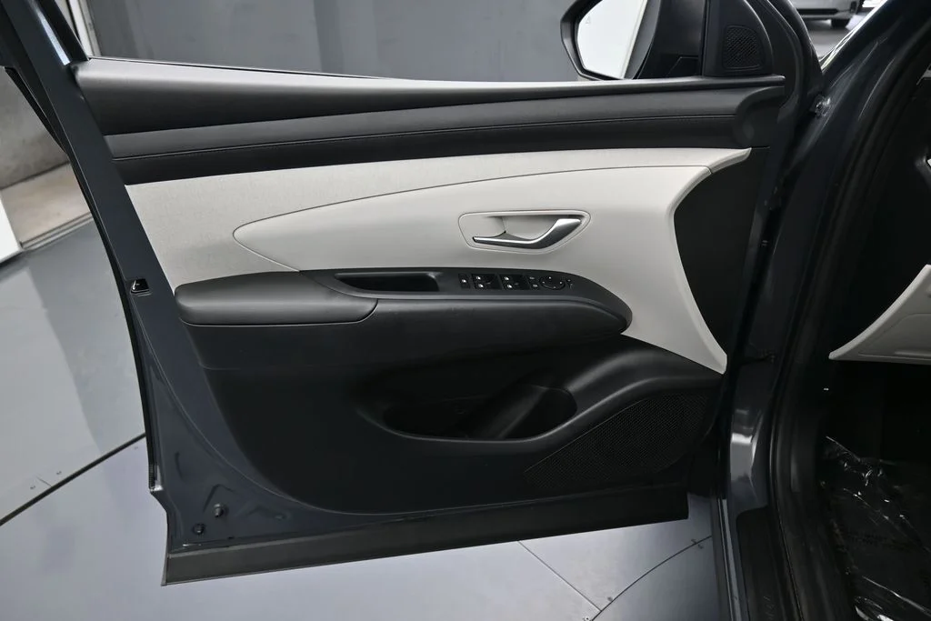 Used 2025 Ecotronic Gray Hyundai SEL Convenience image 12