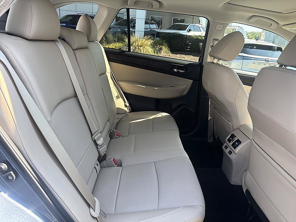 Used 2017 Twilight Blue Metallic Subaru Limited image 22