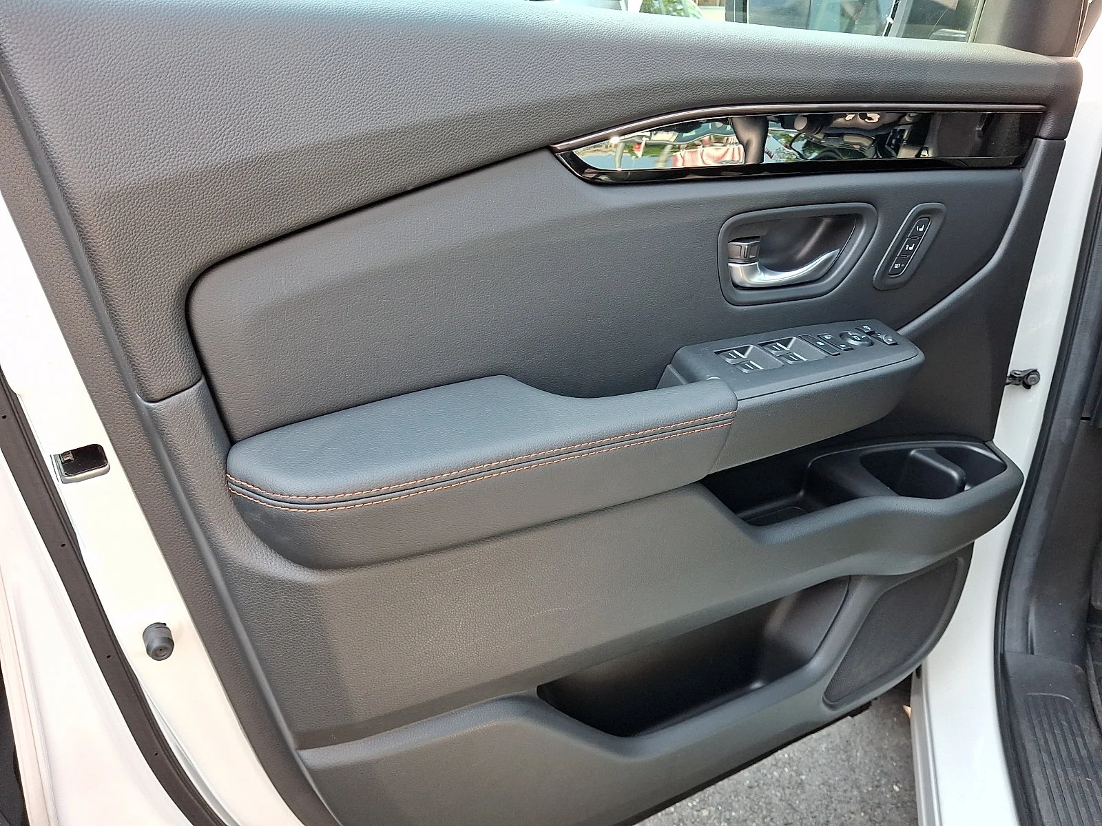 2025 Honda Pilot TrailSport - Photo 46