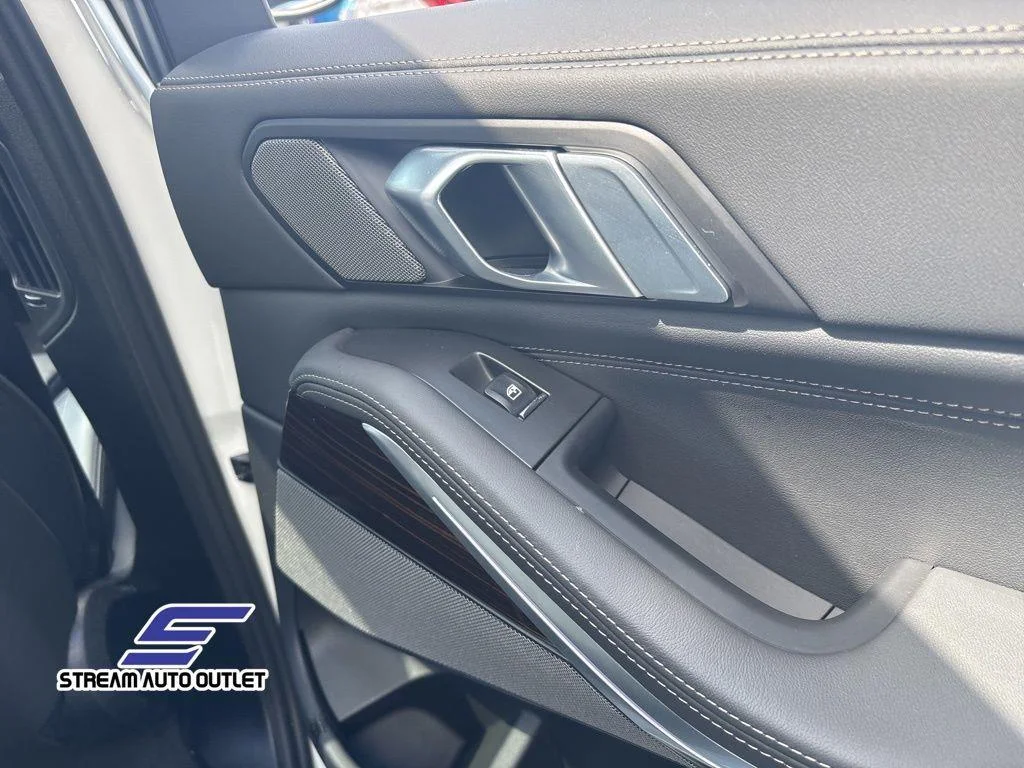 2025 BMW X5 50e - Photo 15