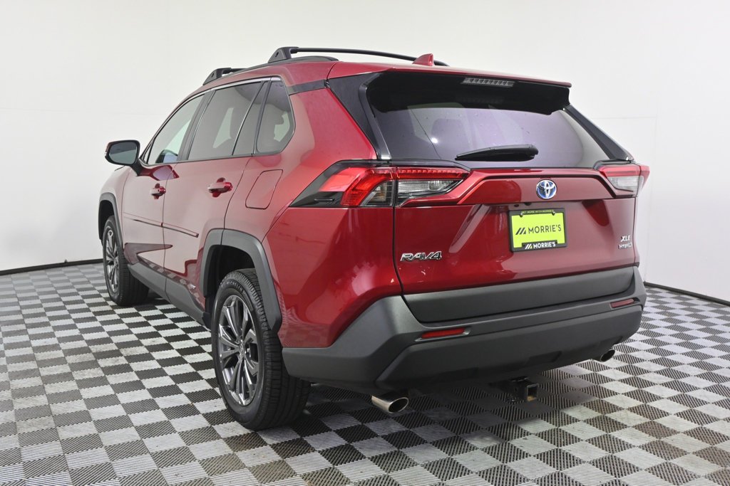 Used 2022 Pearl Toyota XLE Premium image 4