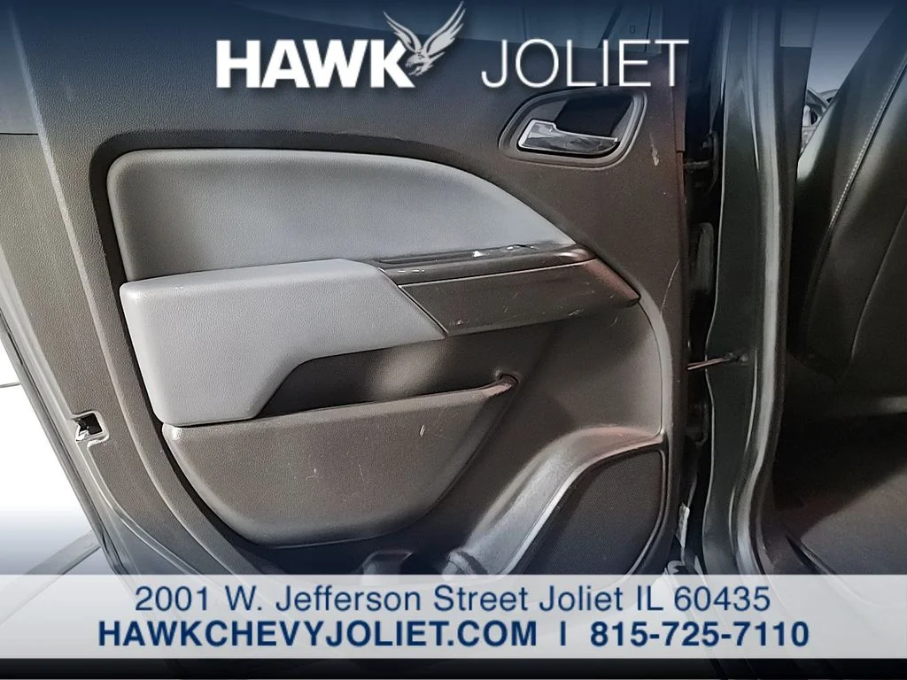 Used 2018 Gray Chevrolet Z71 image 21