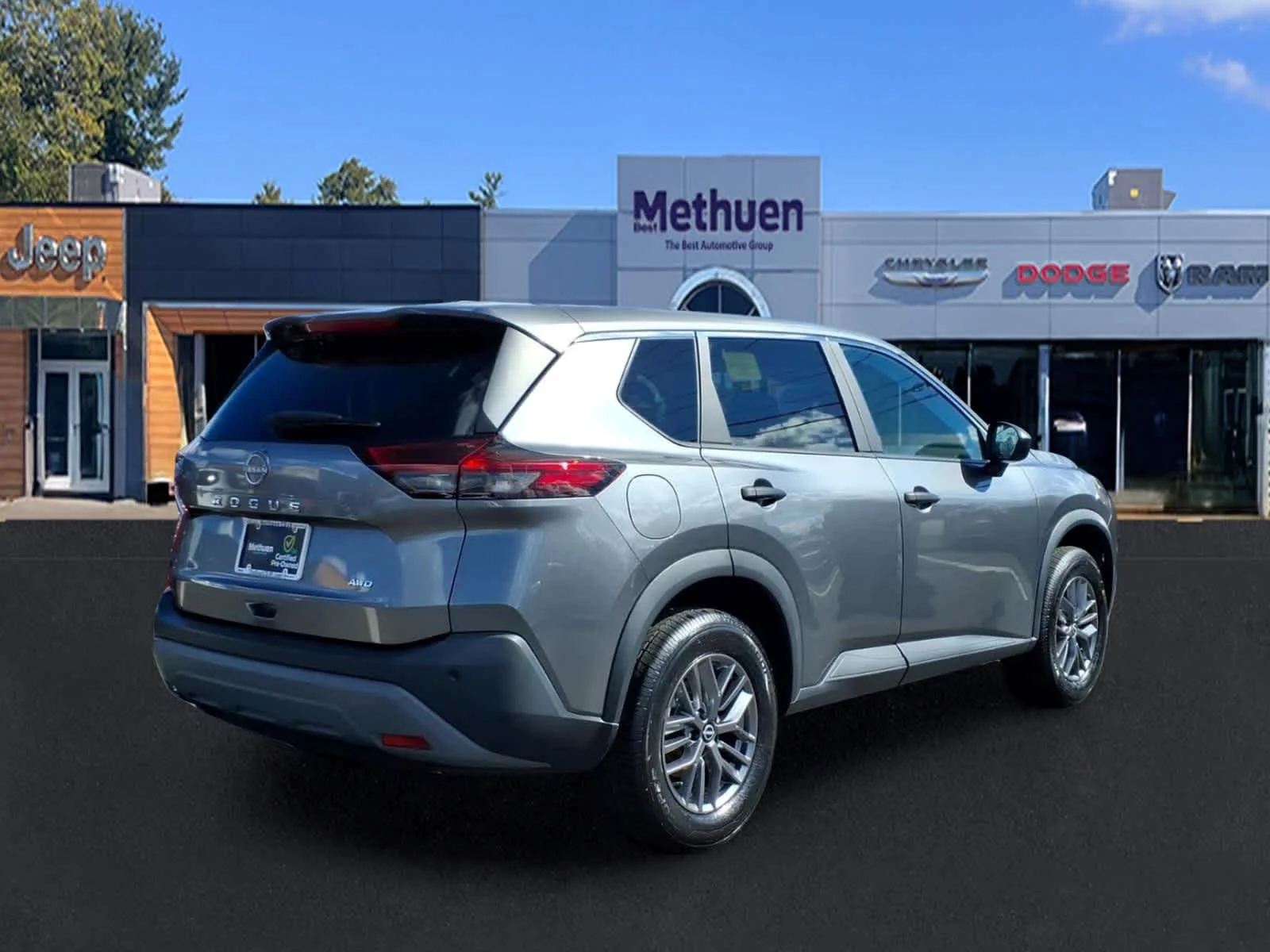 Used 2023 Gun Metallic Nissan S image 4