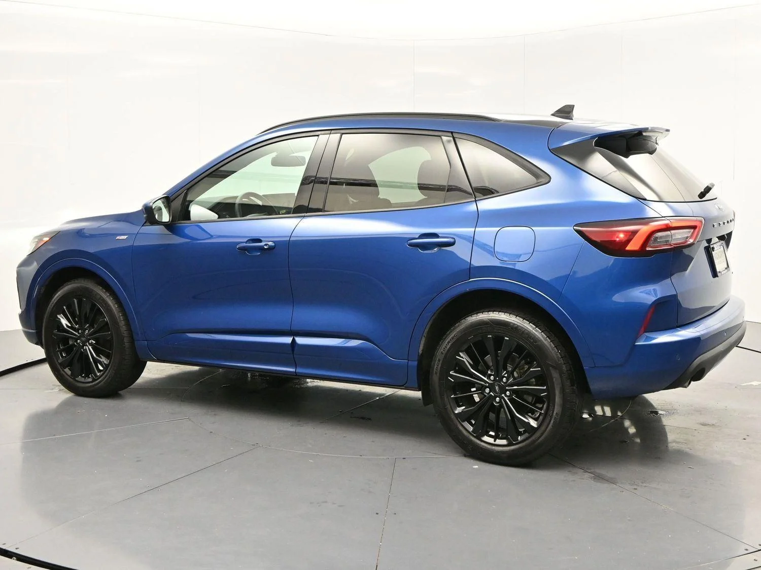 Used 2023 Atlas Blue Ford ST-Line Elite image 5