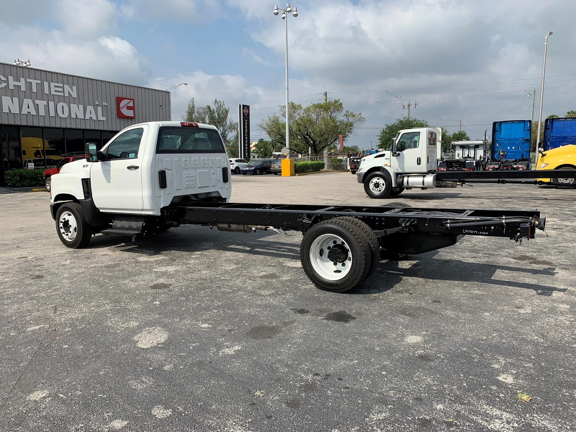 New 2024 White INTERNATIONAL Cab Chassis image 6