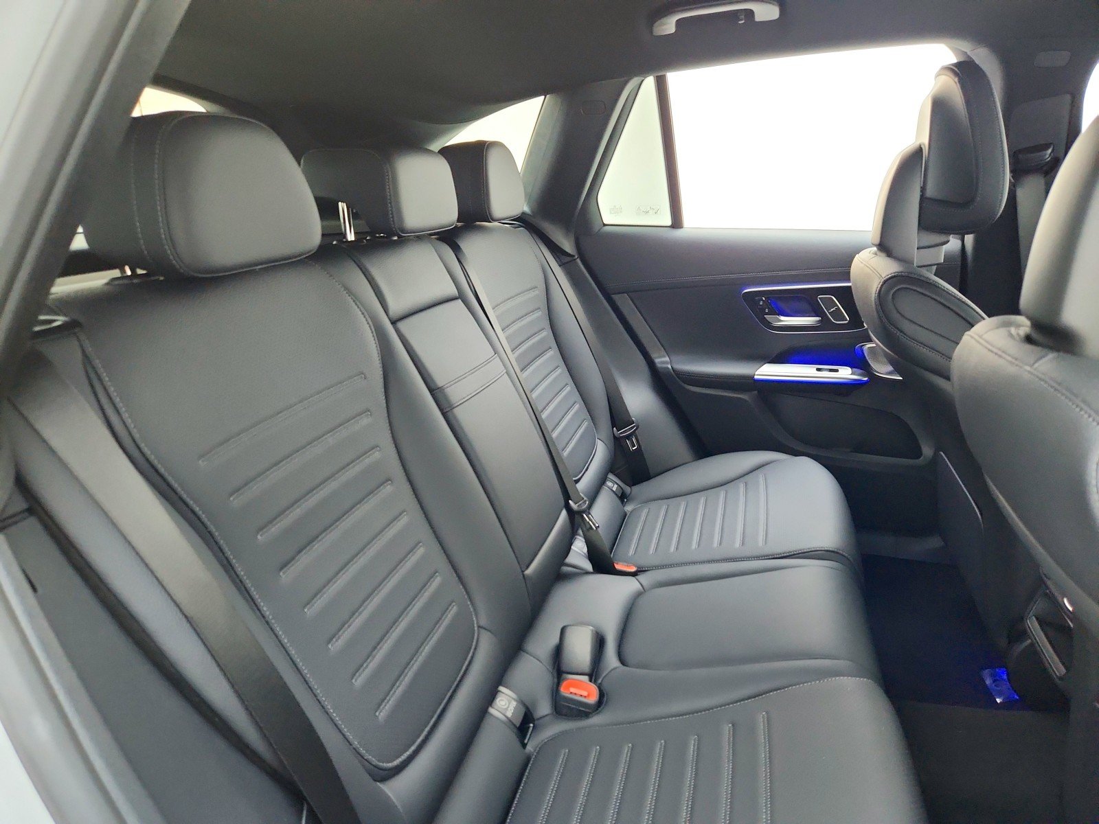 New 2026 MANUFAKTUR Alpine Grey Mercedes-Benz GLC 300 4MATIC® SUV image 21