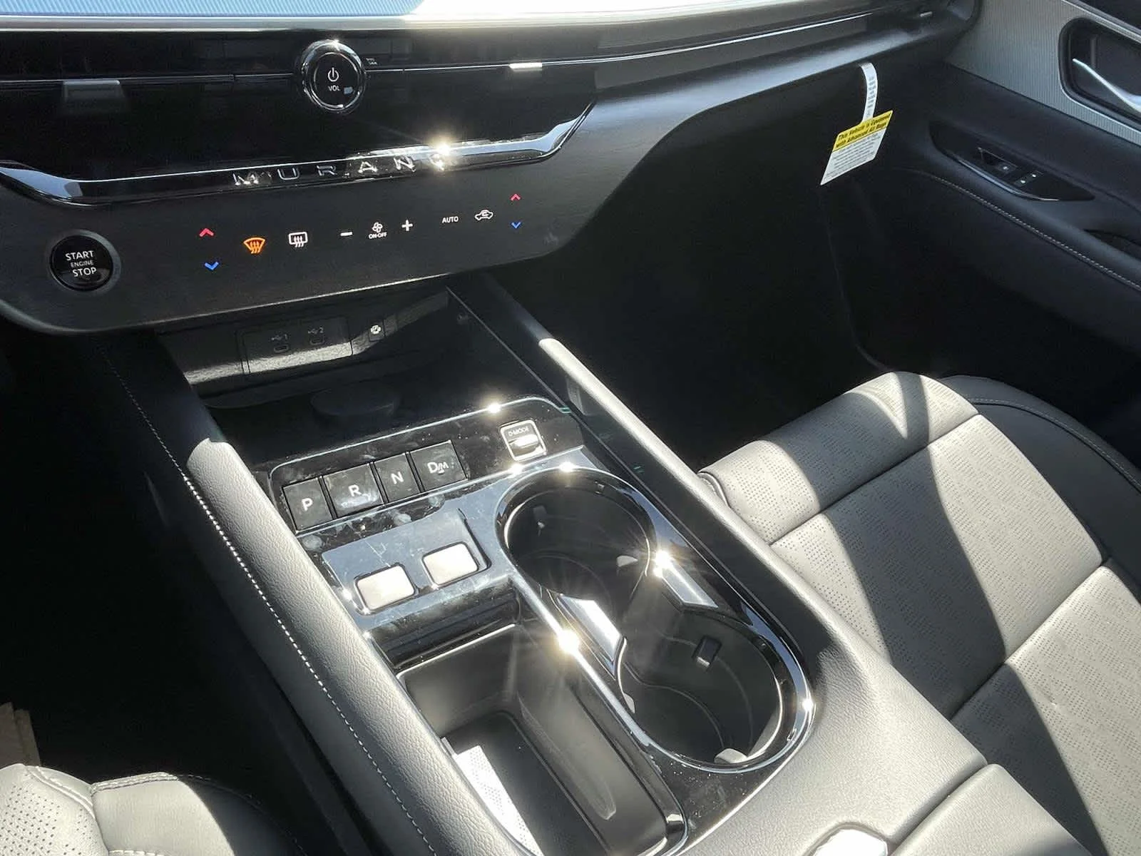 New 2026 Everest White Pearl Tricoat/Super Black Nissan Platinum image 28