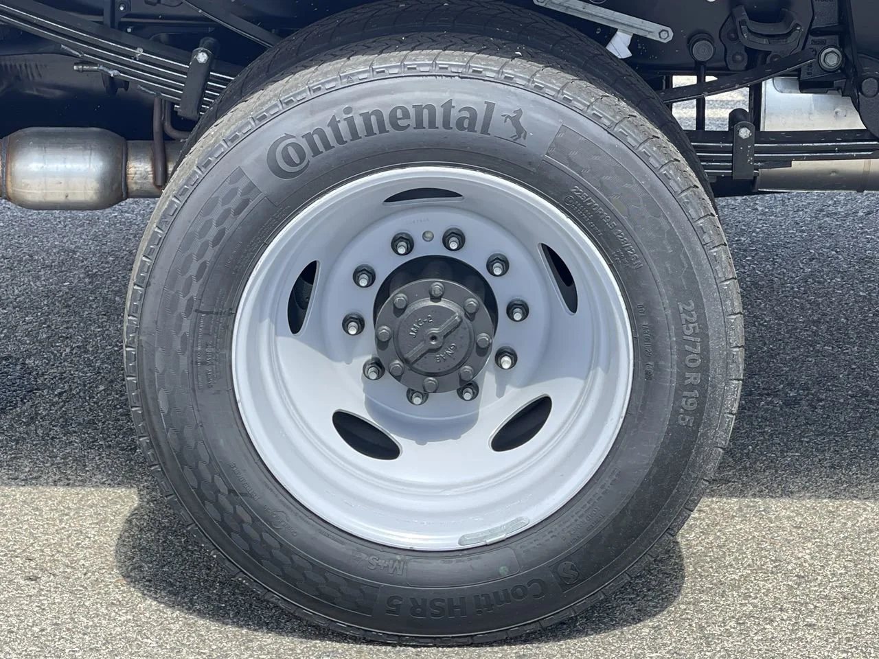 New 2026 Oxford White Ford XL image 11