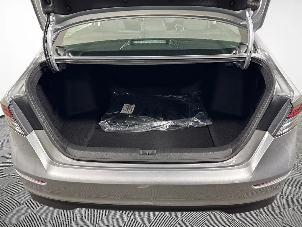 New 2026 Solar Silver Metallic Honda LX image 11