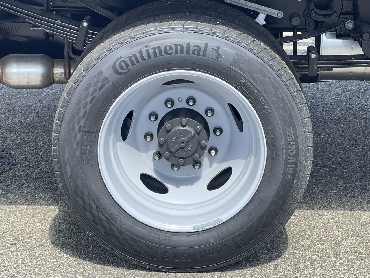 New 2026 Oxford White Ford XL image 11