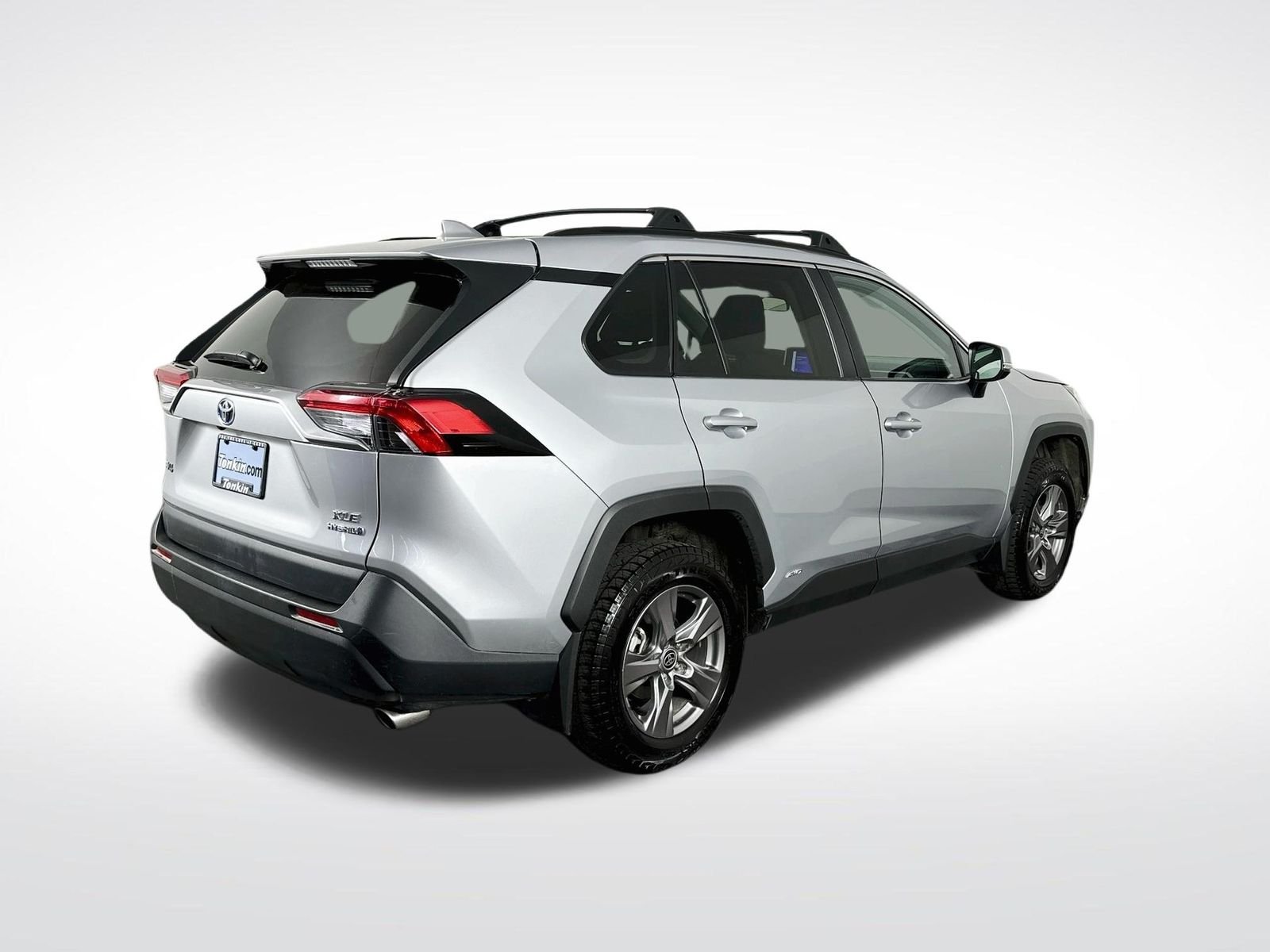 Used 2024 Silver Sky Metallic Toyota XLE image 8