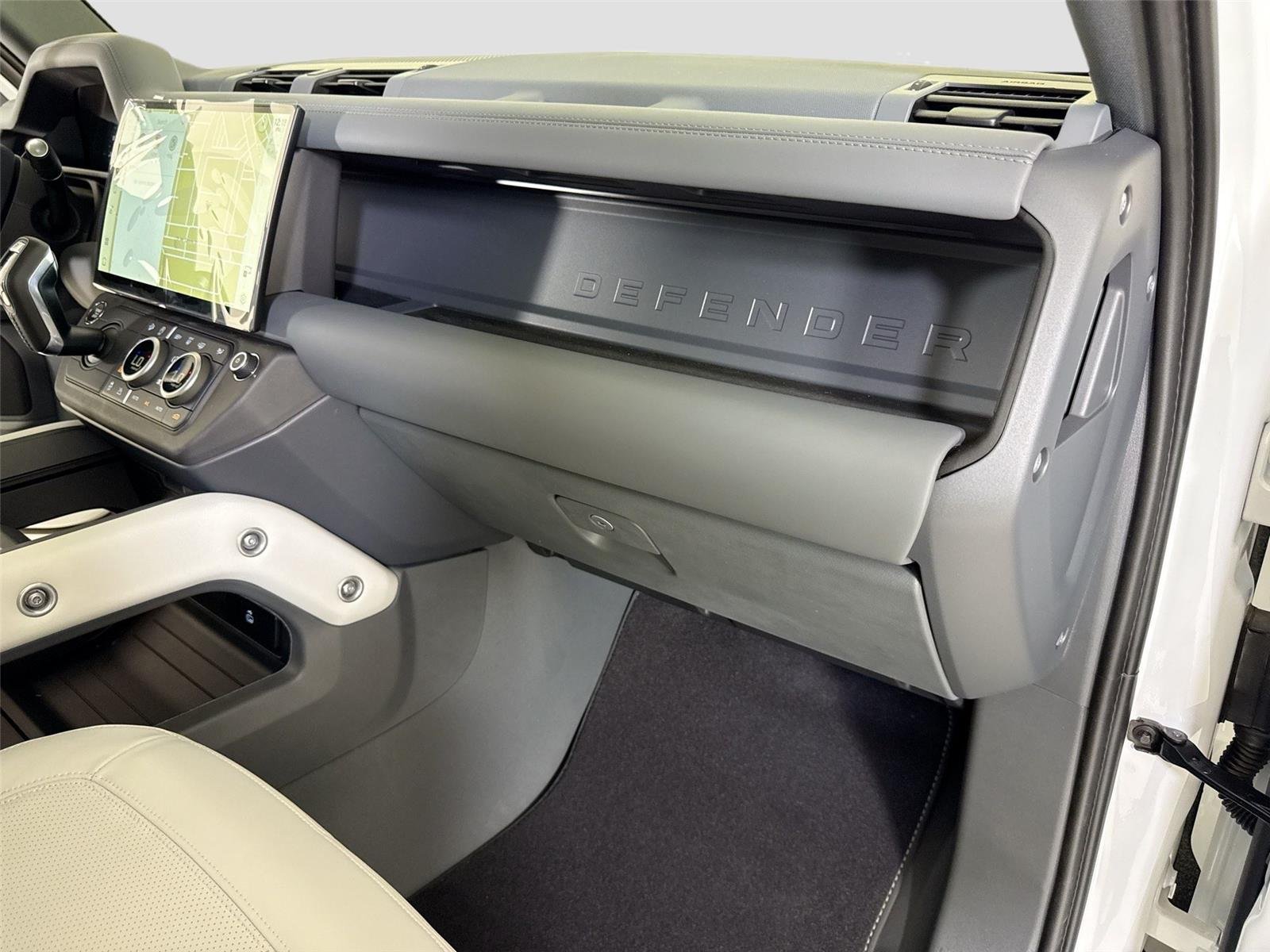 Used 2026 Fuji White Land Rover X-Dynamic SE | Urban Widetrack Build image 31