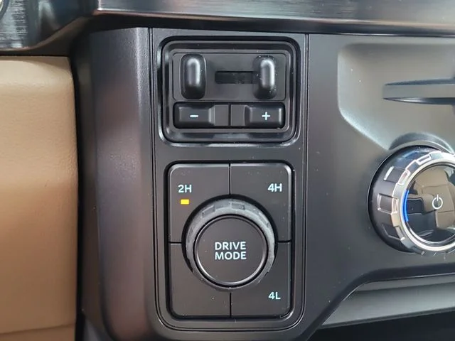 New 2026 White Metallic Ford Lariat image 29