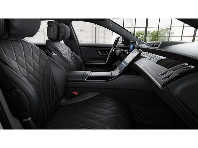 New 2026 MANUFAKTUR Moonlight White Metallic Mercedes-Benz S 580 image 4