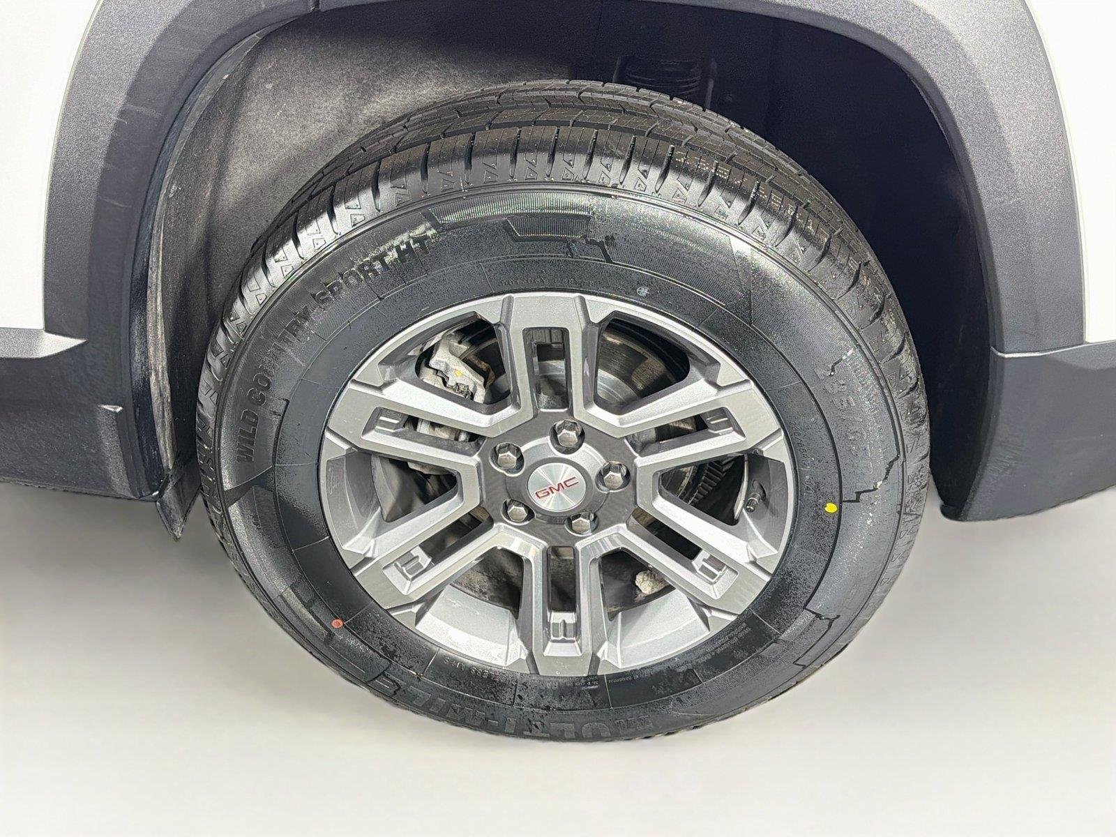 Used 2026 Summit White GMC Elevation image 36