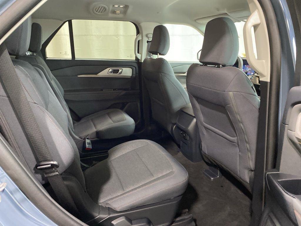 Used 2025 Vapor Blue Ford Active image 8