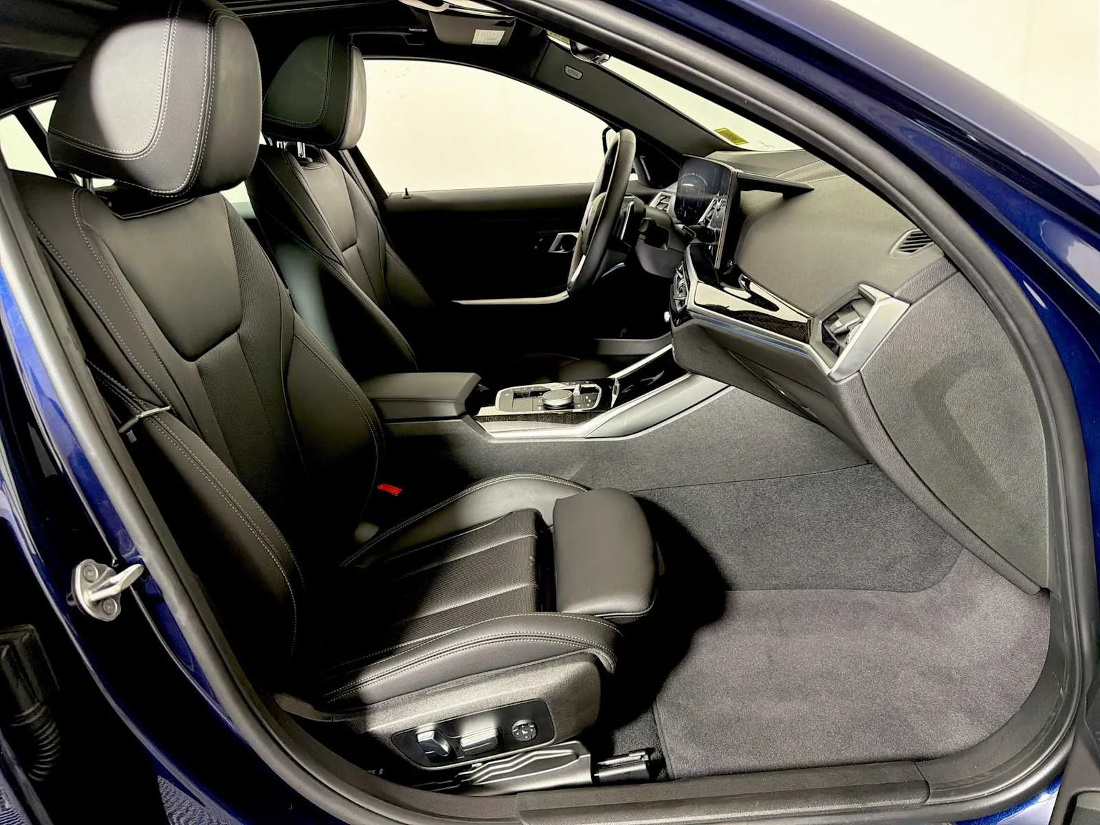 Used 2024 Tanzanite Blue II Metallic BMW 330i xDrive image 23