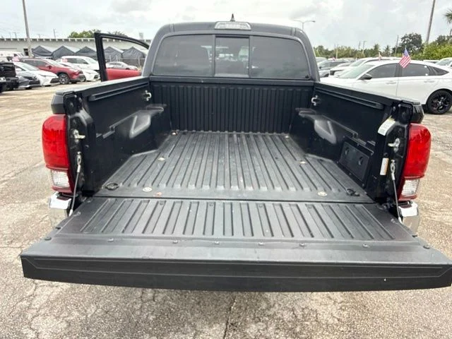 Used 2022 Black Toyota SR5 image 32
