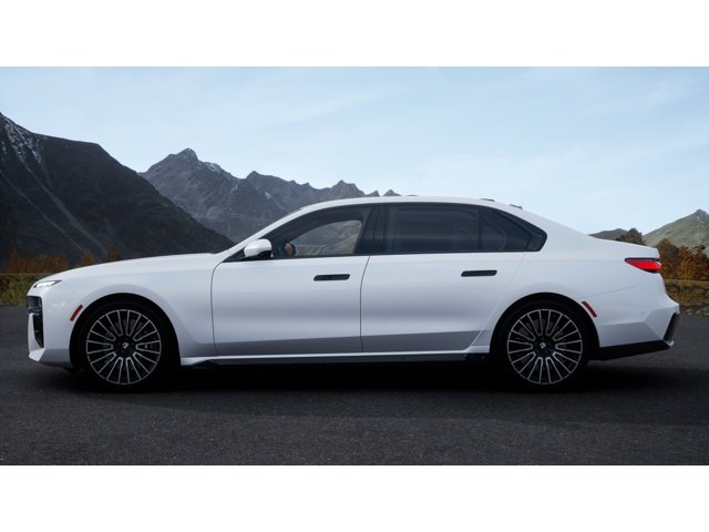 New 2026 Mineral White Metallic BMW 740i xDrive image 4