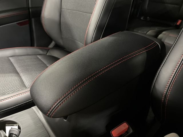 New 2026 Star White Metallic Tri-coat Ford ST-Line image 26