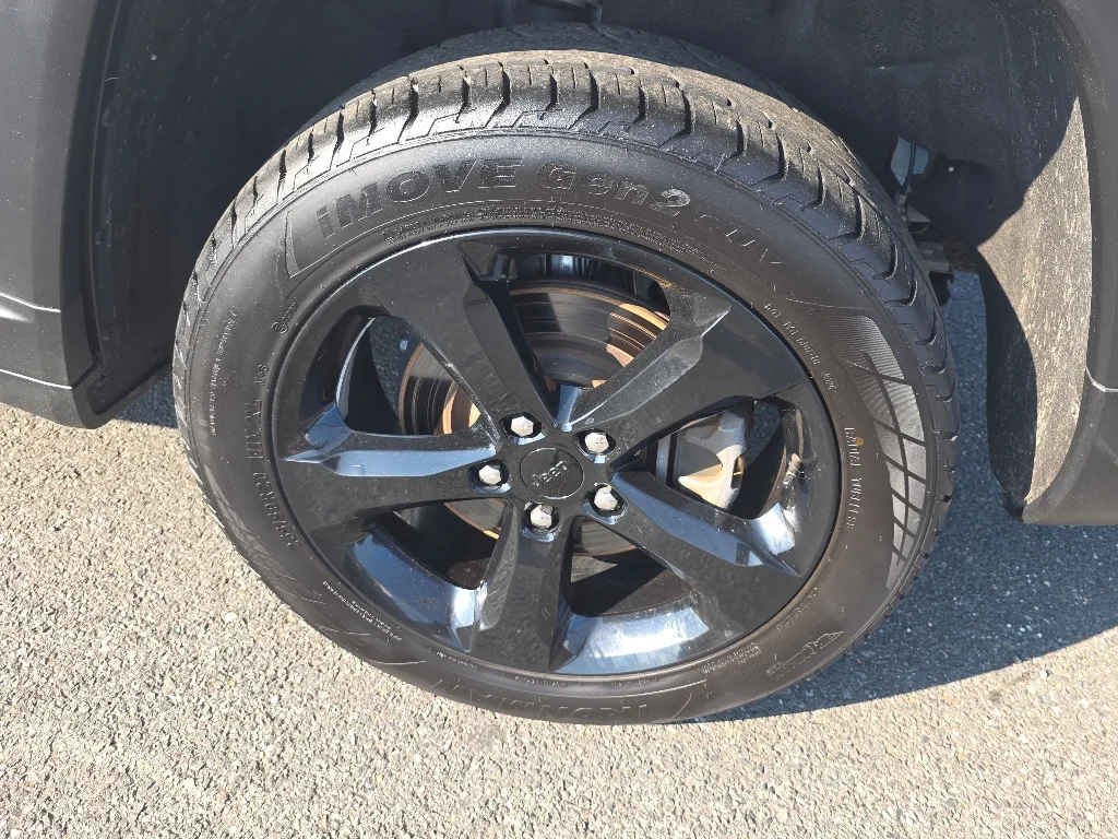 Used 2024 Bright White Clear Coat Jeep Altitude X image 6
